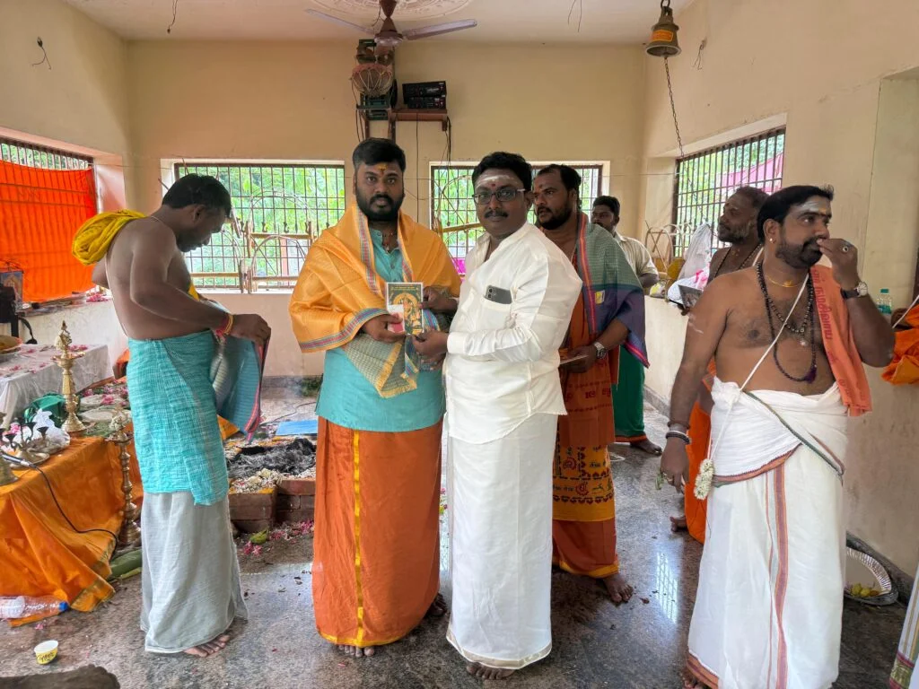 Guruji Velmurugan Swamy with client - Online Nadi Prediction